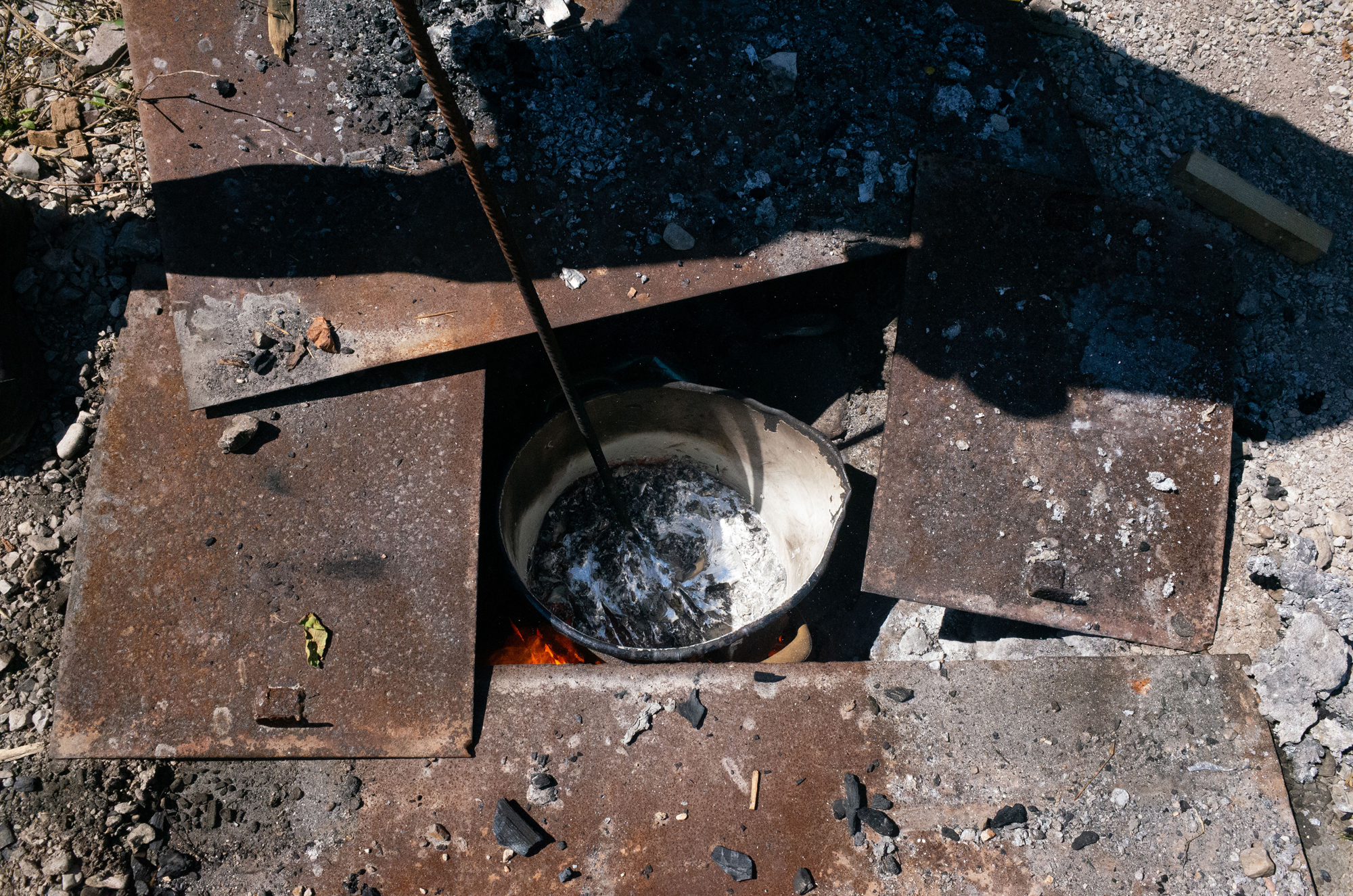 15 IPIHAN WORK Lieve vanden Bijgaart almost a fully equipped foundry 08 LB