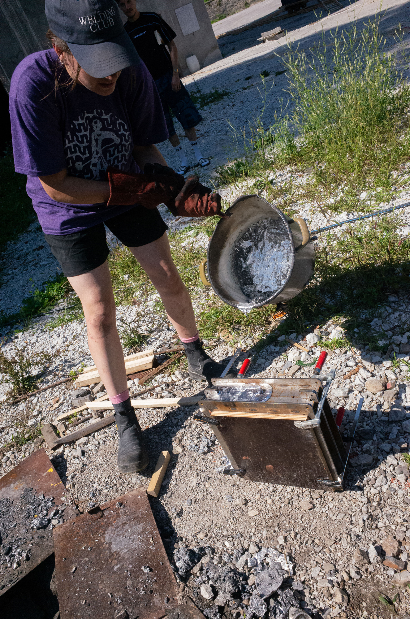 15 IPIHAN WORK Lieve vanden Bijgaart almost a fully equipped foundry 10 LB