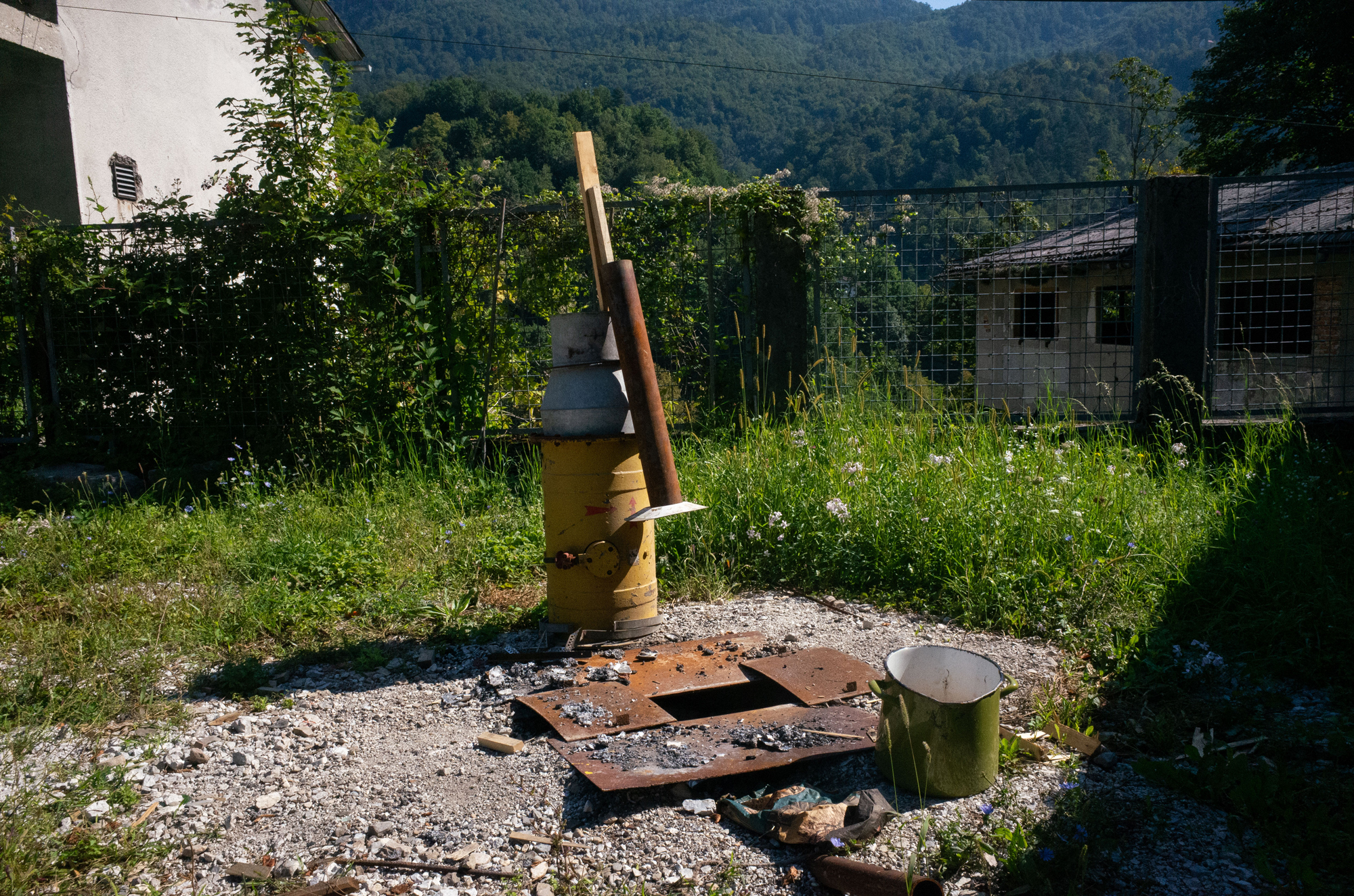 15 IPIHAN WORK Lieve vanden Bijgaart almost a fully equipped foundry 13 LB